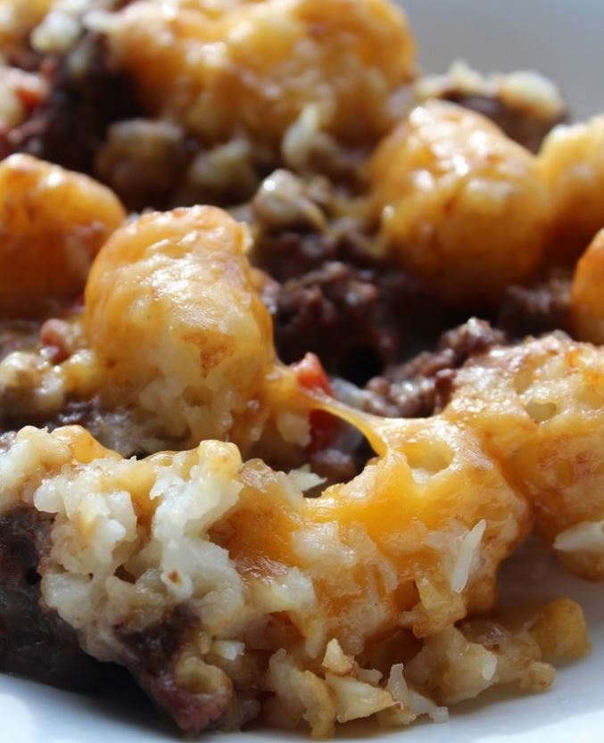 Slow Cooker Beef and Tater Tot Casserole 